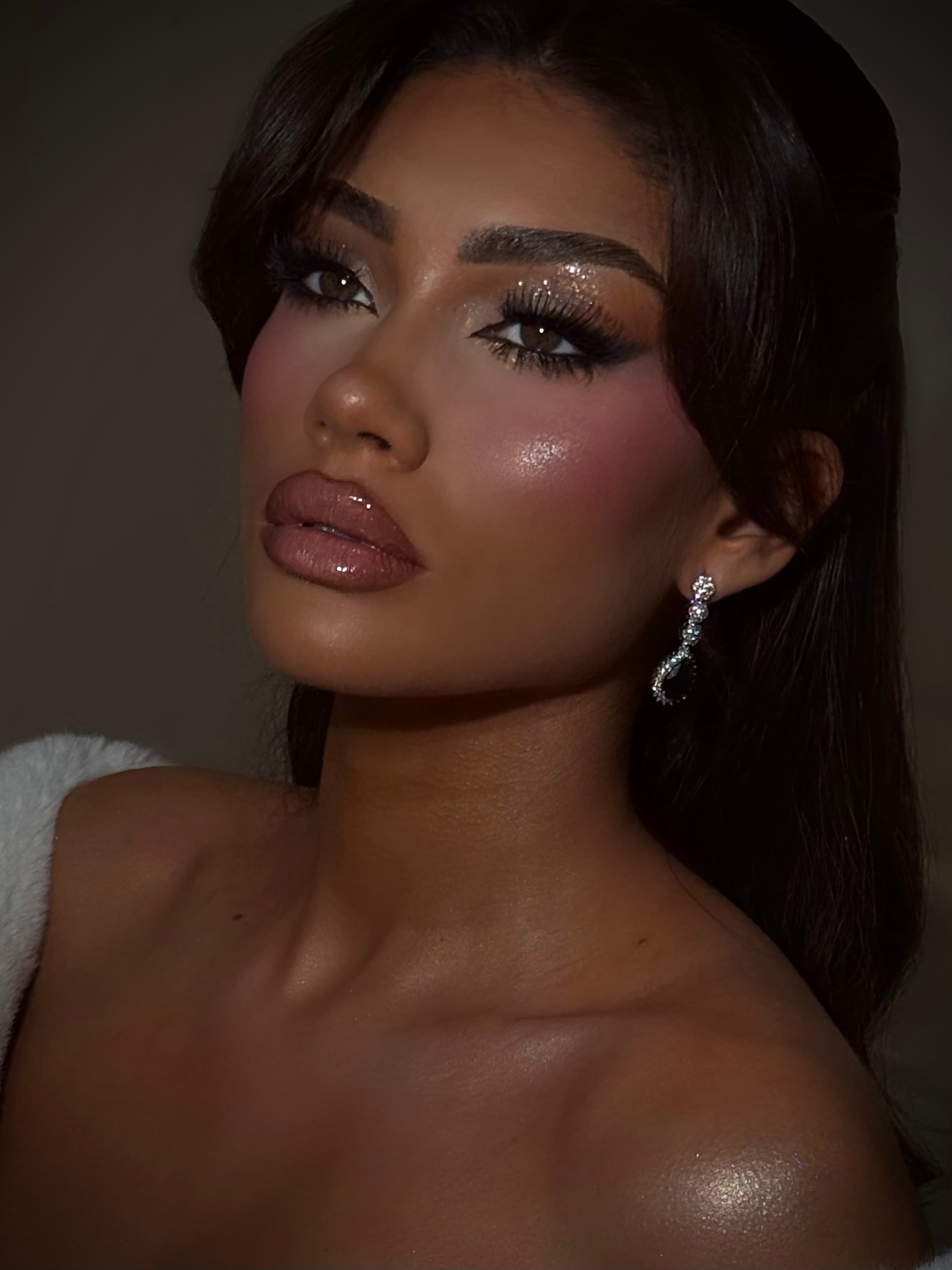 Makeup bride intense